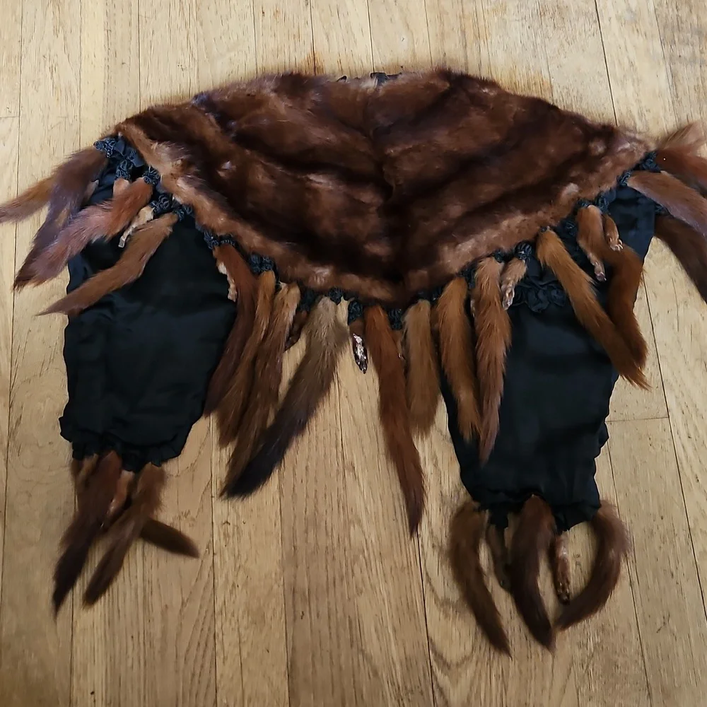Vintage Fur Wrap With Tails And Feet O/S